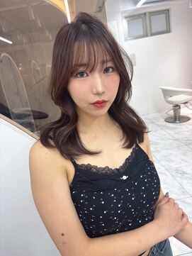 ロンドルピナス 小倉(Lond Lupinus) ミディアムレイヤーカット/似合わせカット/大人ガーリー/20代