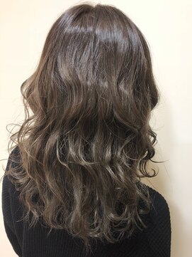 テラス アヴェダ 大丸心斎橋店(Terrace AVEDA) プラチナグレージュ