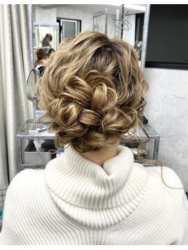 ラカシェット(la-cachette) 後毛ありのゆるふわボリュームアップ