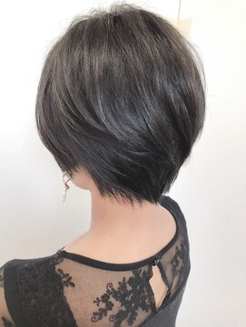 ラナホンジン(Lana HONJIN) ショートスタイル