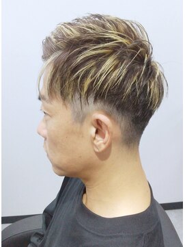 夜髪 間違いない組み合わせ。黒×金のメッシュカラー