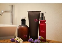 ツヤガミブリスヘアーアンドイヤーズ(Bliss for hair& ears)の雰囲気（抗酸化効果のあるシャンプーでマッサージしながら頭皮を健康に！）