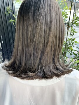 ニコフクオカヘアーメイク(NIKO Fukuoka Hair Make) 福岡天神/20代30代/カットカラー/前髪カット/オリーブ/顔周り
