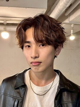 ファルベ(Farbe) ・スパイキーショートブルーブラックフェザーパーマサーフカール