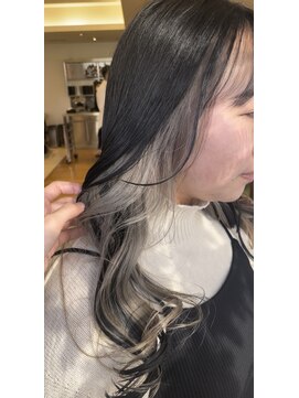 リノショアーズ ショウナン 辻堂店(RinoShores SHONAN) インナーカラー/シルバー/ロング/コテ巻き