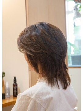 グラッシーヘアー(GLASSY HAIR) ウルフカット