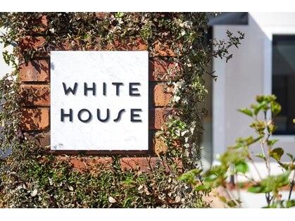 WHITE HOUSE 芦屋さくら並木店の写真
