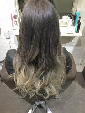 リアリス フレーゼ(Realis Fleuze) 外国人風グラデーションカラー