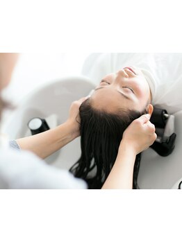 【カット+ヘッドスパ\7150→\6050】Re:chaLu自慢の「整体ヘッドスパ」で頭皮にアプローチし、リラックス♪