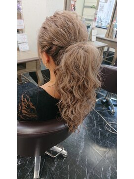 エヌエービー 池袋店(N.A.B.) ローポニー