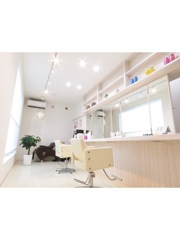 [*OPEN3周年*]女性スタッフによるマンツーマン施術で、トレンド感のあるハイクオリティな仕上がりが叶う◆