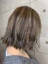 リノ(Lino)&nbsp;外はねワンレンぶつ切りボブ