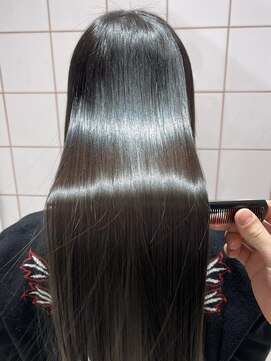 ロンドルーチェ 心斎橋(Lond luce) ダークアッシュ/ミディアムレイヤーカット［髪質改善/縮毛矯正］