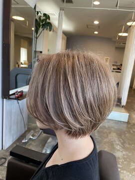 シャワ(CHAWA) 大人可愛い20代30代40代黒髪前下がりショートボブ丸みショート