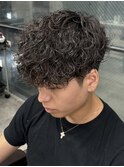 前下がりスペインカール　メンズ　パーマ　眉カット