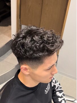 グルーマーズトウキョウ(GROOMER/S TOKYO) 【GROOMER/S】 ラフカール パーマ スタイル スペインカール