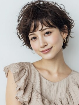 ヒマル 学芸大学(Himaru) 大人女性/ショートボブ/パーマ/ネビージュ/小顔/ミセス