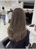 オリーブベージュ