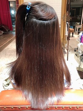 大嶋直樹の美容室 表参道 高難易度縮毛矯正＝手で乾かしただけです。本当です。