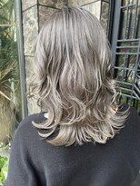 ヴォアソルヂェガーデン(Voasorte GARDEN)&nbsp;【KIKA】ミルクティーグレージュ×くびレイヤー