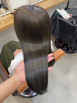 ネイヴィル(navile) ブリーチなしのオリーブグレージュ