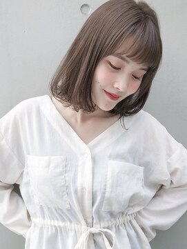 ルティア(Lutia) シアーカラーで透明感抜群