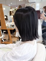 ネオリーブ チロル 横浜西口店(Neolive CiroL.)&nbsp;ブルーブラック/くびれボブ/縮毛矯正【横浜】k