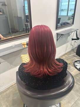 イリ 梅田(ili) ピンクカラー