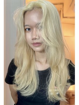 カシェル トウキョウ(Cashel Tokyo) ブロンド/レイヤーカット/抜きっぱなしブリーチ