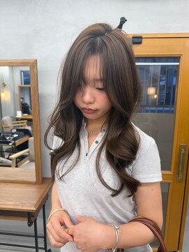 ラモード(LAMODE) マロンベージュ×レイヤースタイル