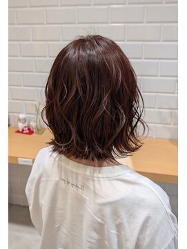 オレンジハウス 外ハネミディにカシスチョコレートカラー