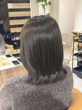 オリ 仙台(Oli) 着物ヘア/ダークアッシュ/ミディアムレイヤーカット