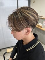 ココンプリュス アンド モナ(COCON+&MONA+) センターパート×ハイライトデザインカラー
