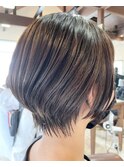 シャープカットショートボブ