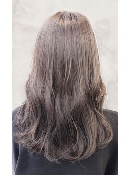 ユキオ ダル(Yukio Dal) 20代30代大人可愛い髪質改善小顔艶感ミディミルクティーベージュ