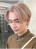 渋谷メンズブリーチカラーミルクティーベージュセンターパート