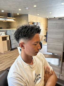 レベンディス(LEVENDIS) スパイキーショートパーマ