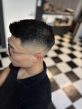バッドバーバー 沖縄那覇(BADBARBER NAHA) フェザーアップ/バーバースタイル/スキンフェード