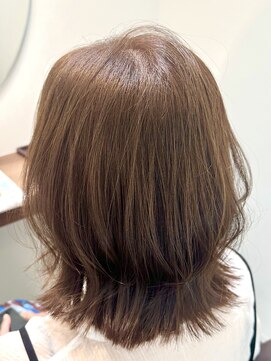 イース シー(ece.sie) ボブ×明るめふんわりベージュ