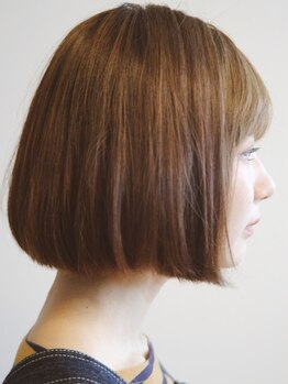 再現性の高いカット技術はもちろん、自宅でも再現できるようにお手入れやスタイリング方法もお伝えします。