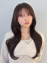 ニューヨークニューヨーク 阪急高槻店(NYNY)&nbsp;レイヤーカットくびれヘアナチュラルバング落ち着き透明感カラー