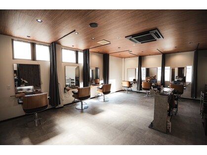 スリー バイ ザサロンフジサワ(THREE by the salon fujisawa)の写真