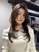 レム(LEM)&nbsp;レイヤーカット×オリーブグレージュ