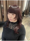派手すぎないボルドーカラー