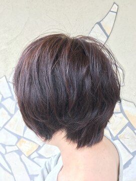 フェリーク ウジヤマダ(feerique UJIYAMADA) くせ毛を活かしたショートボブスタイル