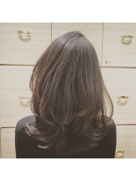 テラス アヴェダ 大丸心斎橋店(Terrace AVEDA) レイヤースタイル