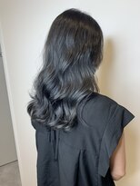 ナンバー(number+)&nbsp;20代30代大人可愛いダブルカラーアッシュグレージュミディ