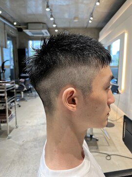 ヘア デザイン リスク(HAIR DESIGN RISK) 【RISK 飛澤広偉】20代 30代フェードカット バーバースタイル