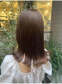 オリーブベージュ