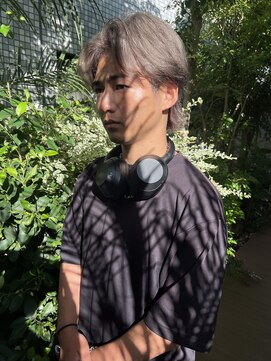 ログ オモテサンドウ(L.O.G OMOTESANDO) ハイライトミルクティーベージュツーブロックメンズマッシュ